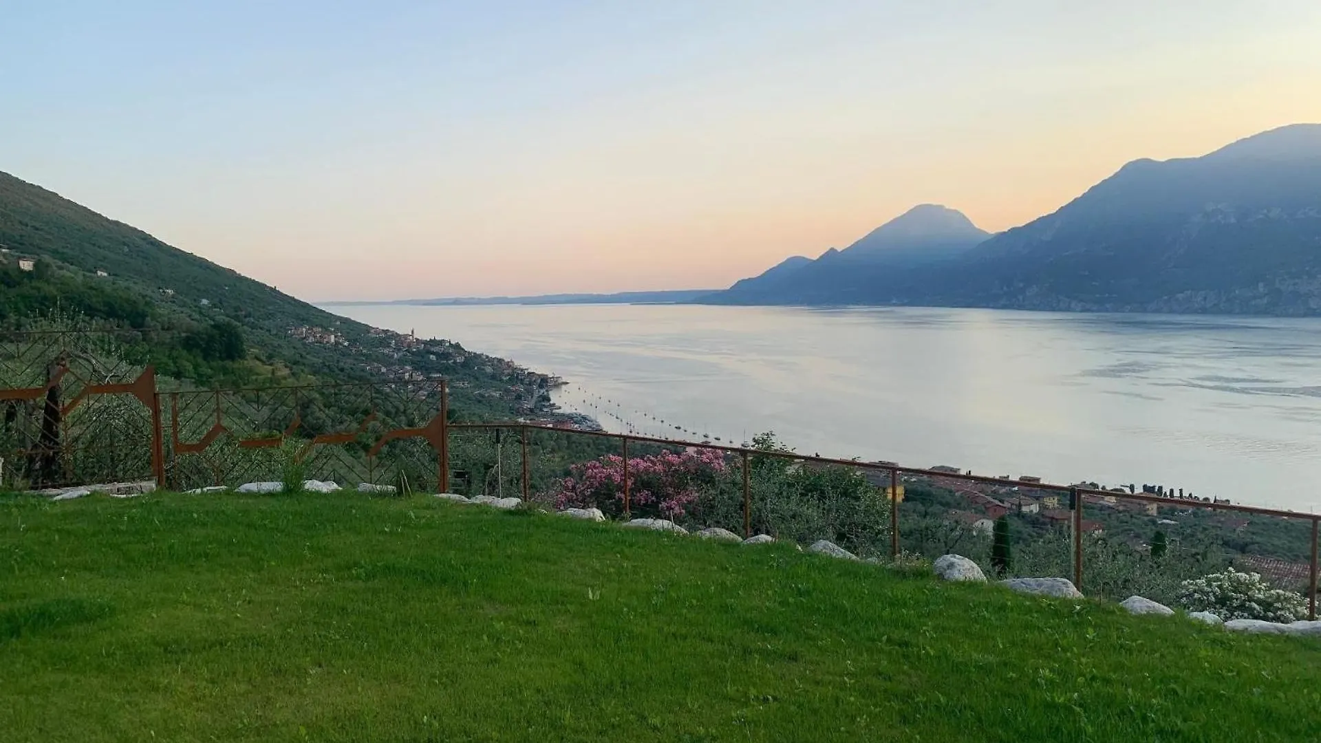 Sopralago Ein Ferienhaus Mit Grandiosem Weitblick Von Norden Bis Sueden Des Gardasees Villa Malcesine 0*,